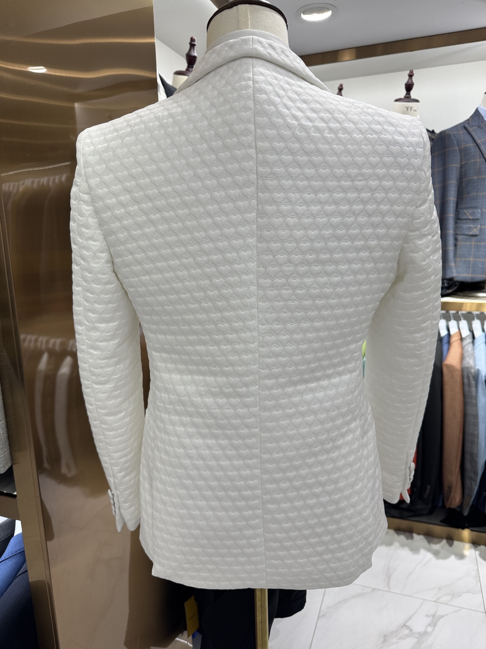 Dreiteiliges Jacquard-Anzugset – Men'S Grooming Images Bewertung und Preis